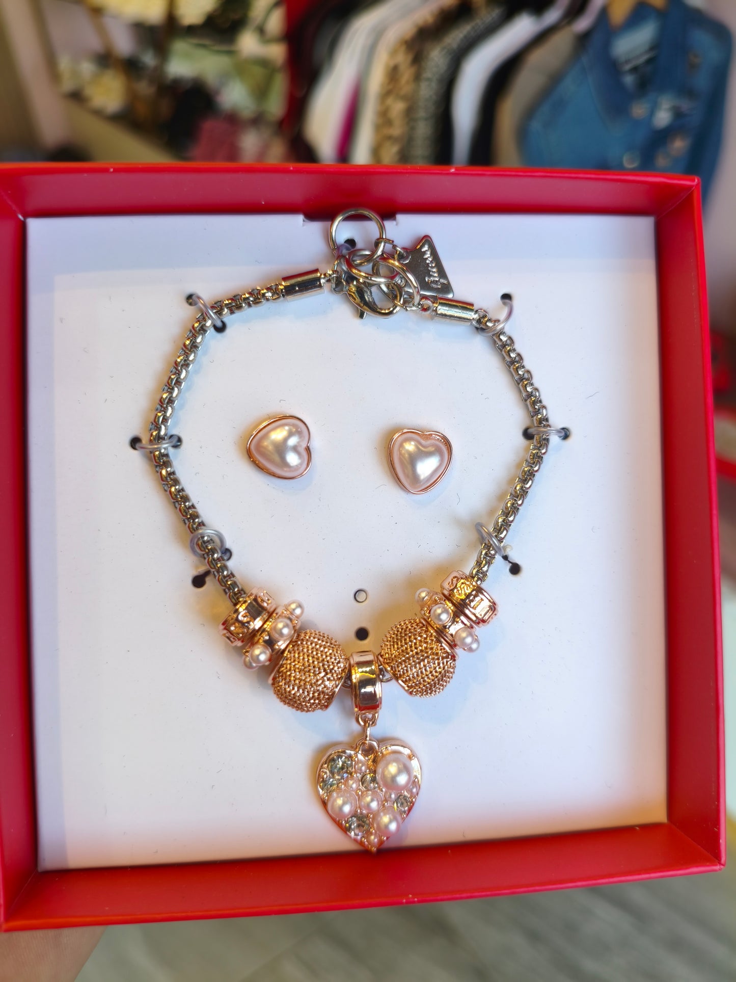 SET PULSERA PLATEADA Y ARETES - GUESS