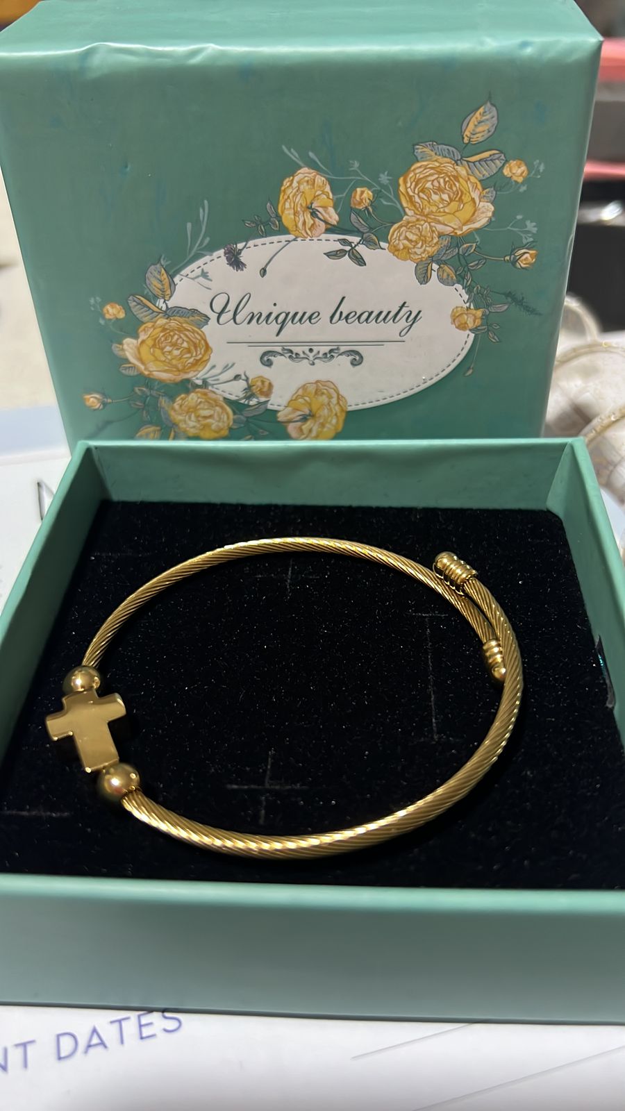 BRAZALETE DORADO - UNIQUE BEAUTY -