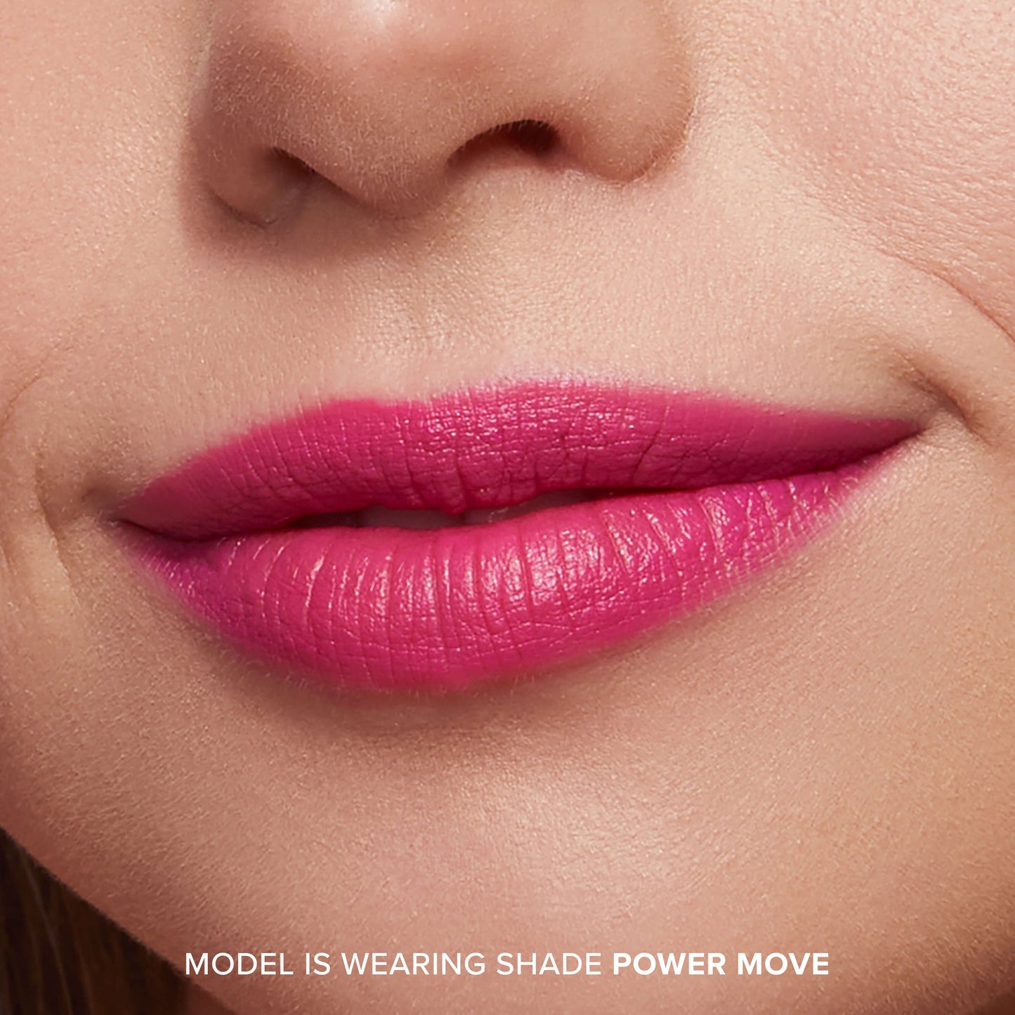 LÁPIZ LABIAL LIGERO DE ALTA PIGMENTACIÓN - POWER MOVE