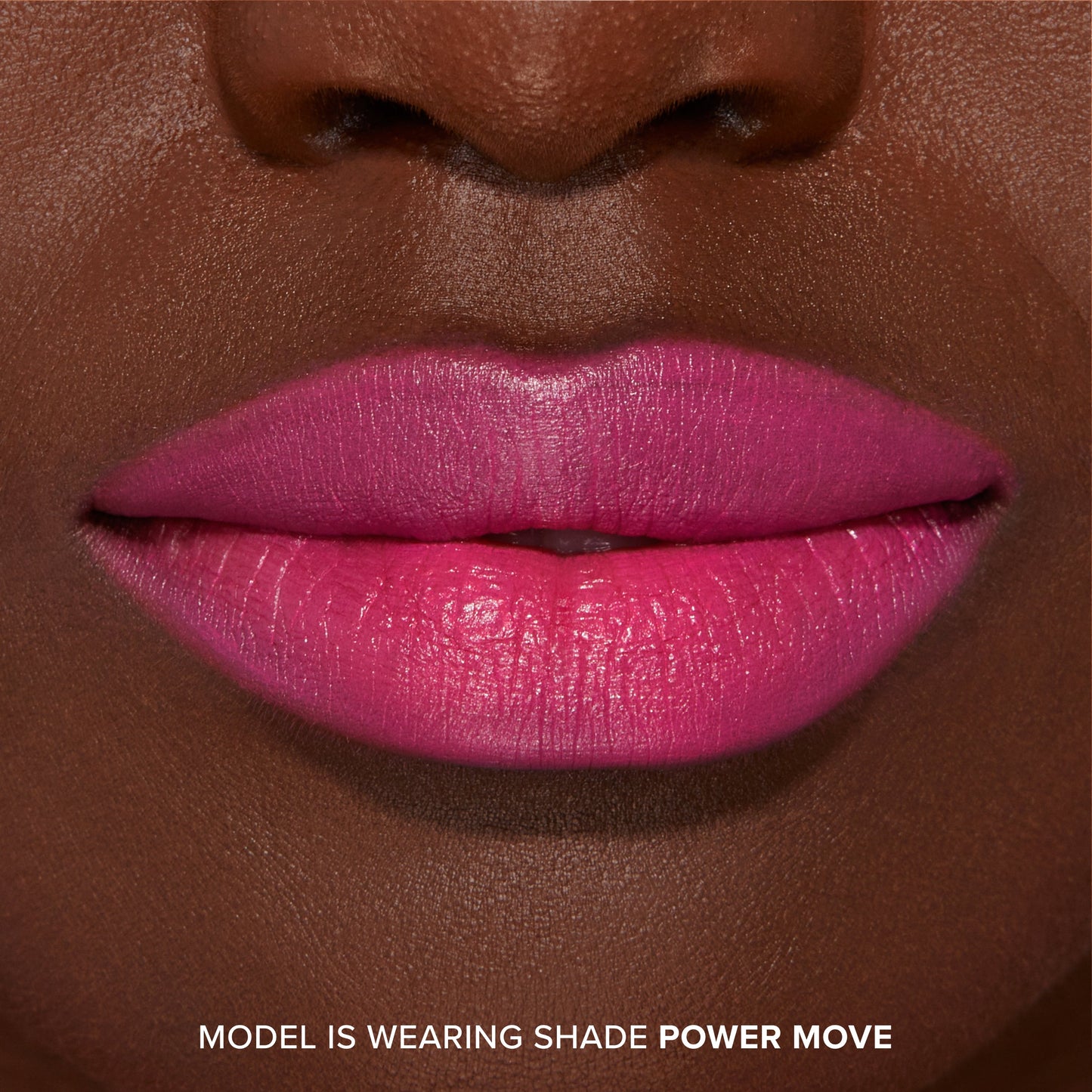LÁPIZ LABIAL LIGERO DE ALTA PIGMENTACIÓN - POWER MOVE