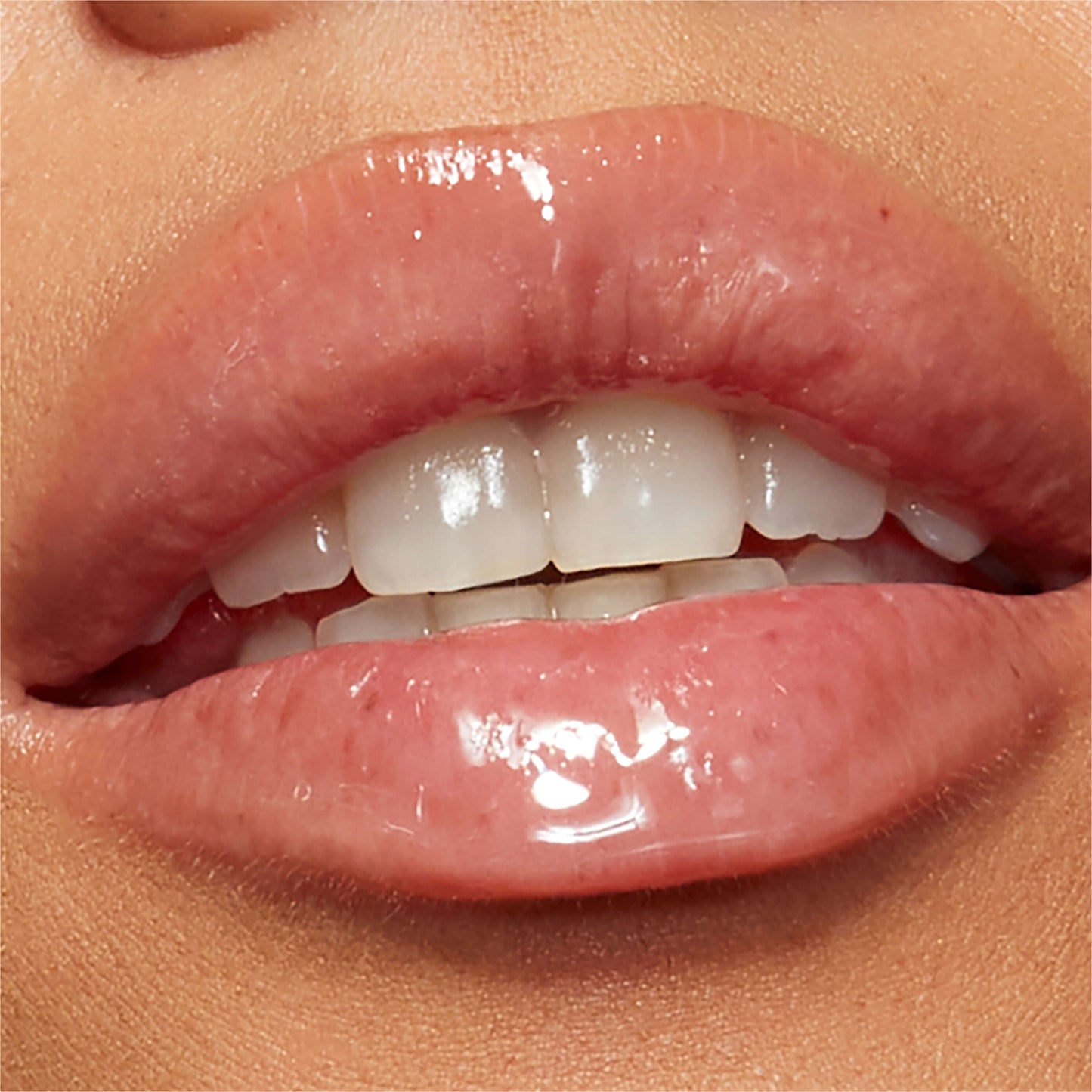 BALSAMO VOLUM. BRILLO DE LABIOS - TOO FACED
