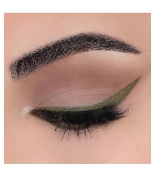 DELINEADOR DE OJOS - RESTRING RICH FACE*
