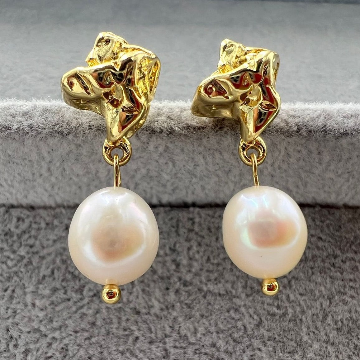 PENDIENTES DORADO CON PERLAS - SPECCI