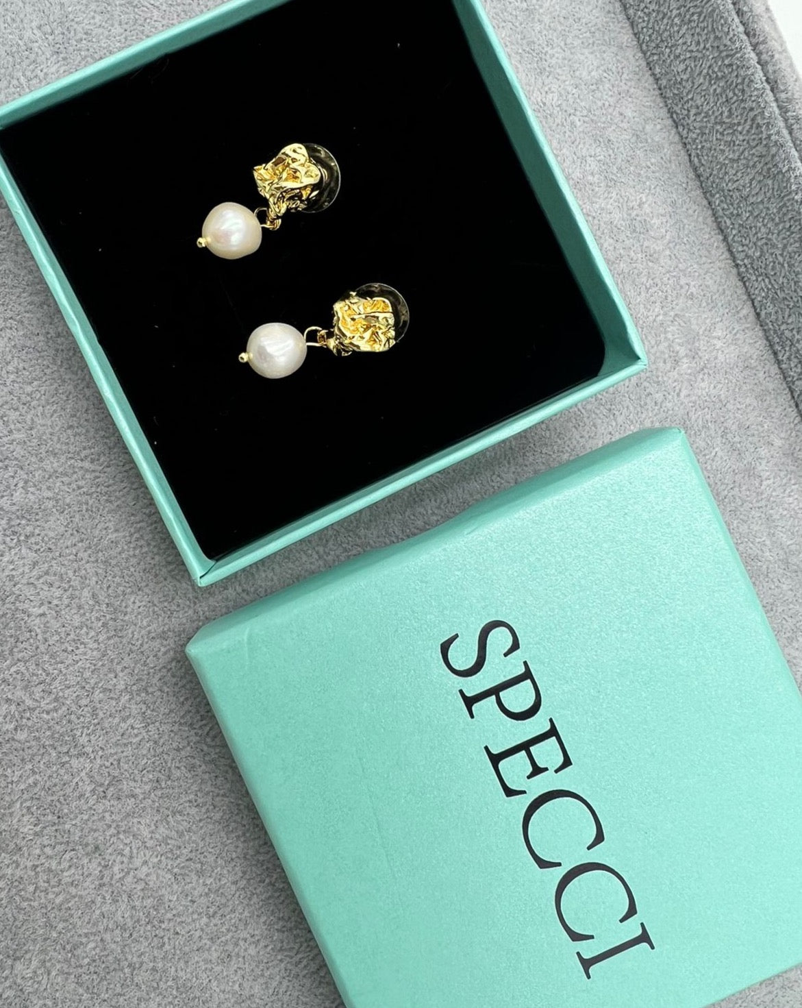 PENDIENTES DORADO CON PERLAS - SPECCI