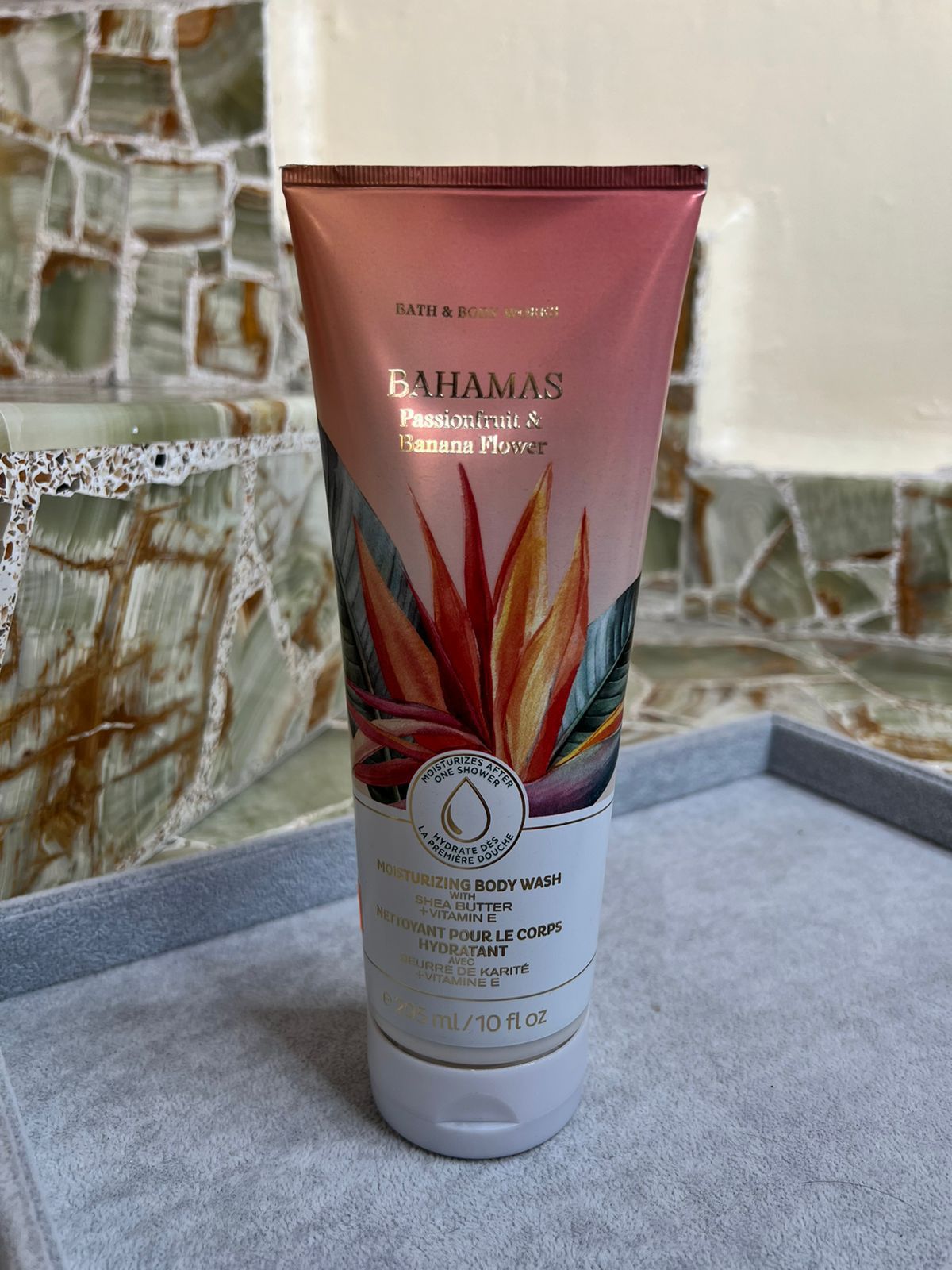 JABON LIQUIDO CORPORAL - BAHAMAS PASSIONFRUIT & BANANA FLOWER