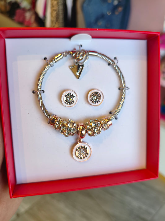 SET PULSERA Y ARETES - GUESS